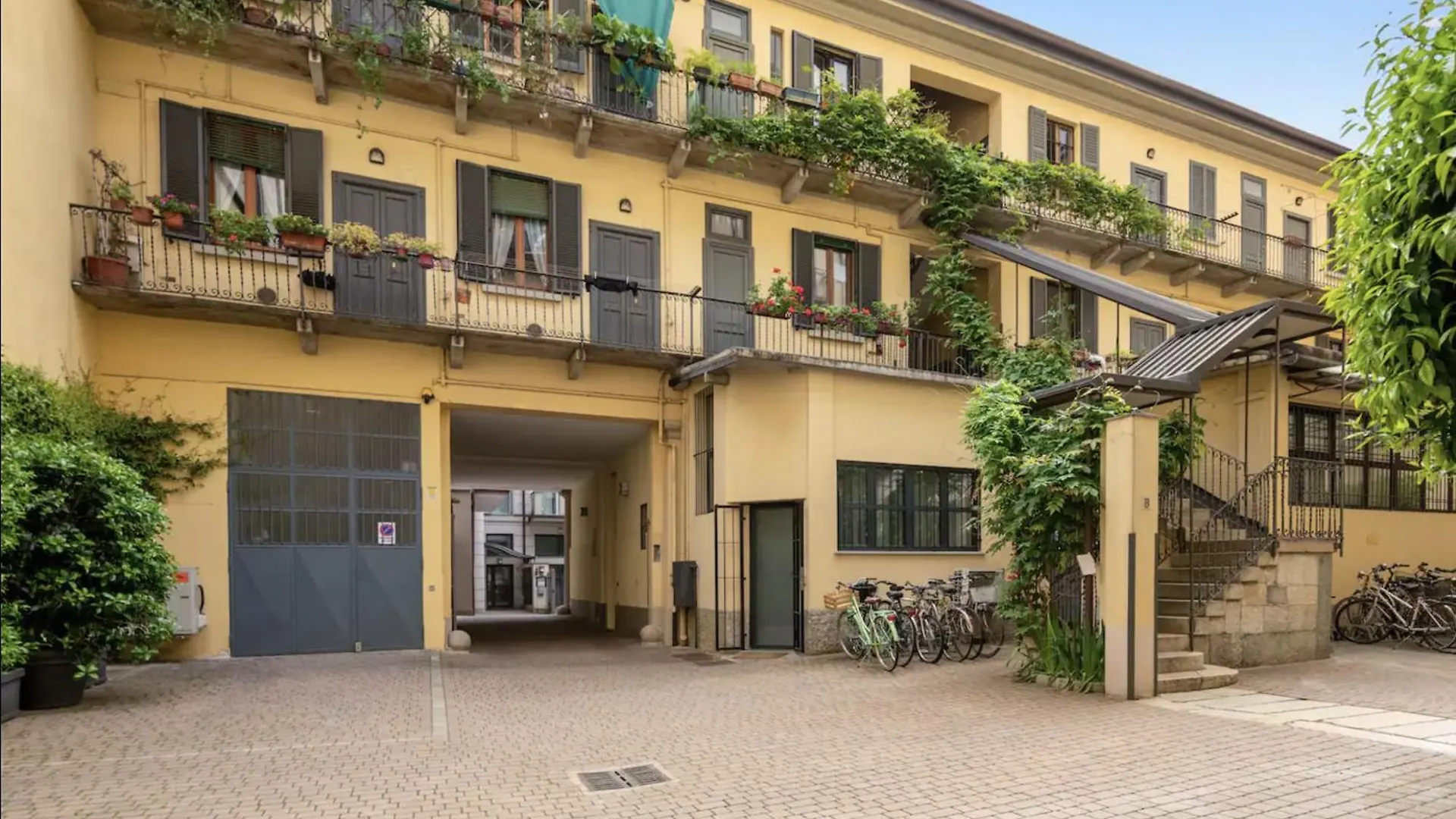 Modern Loft In Porta Venezia - Hosted By Sweetstay Milan Appartement